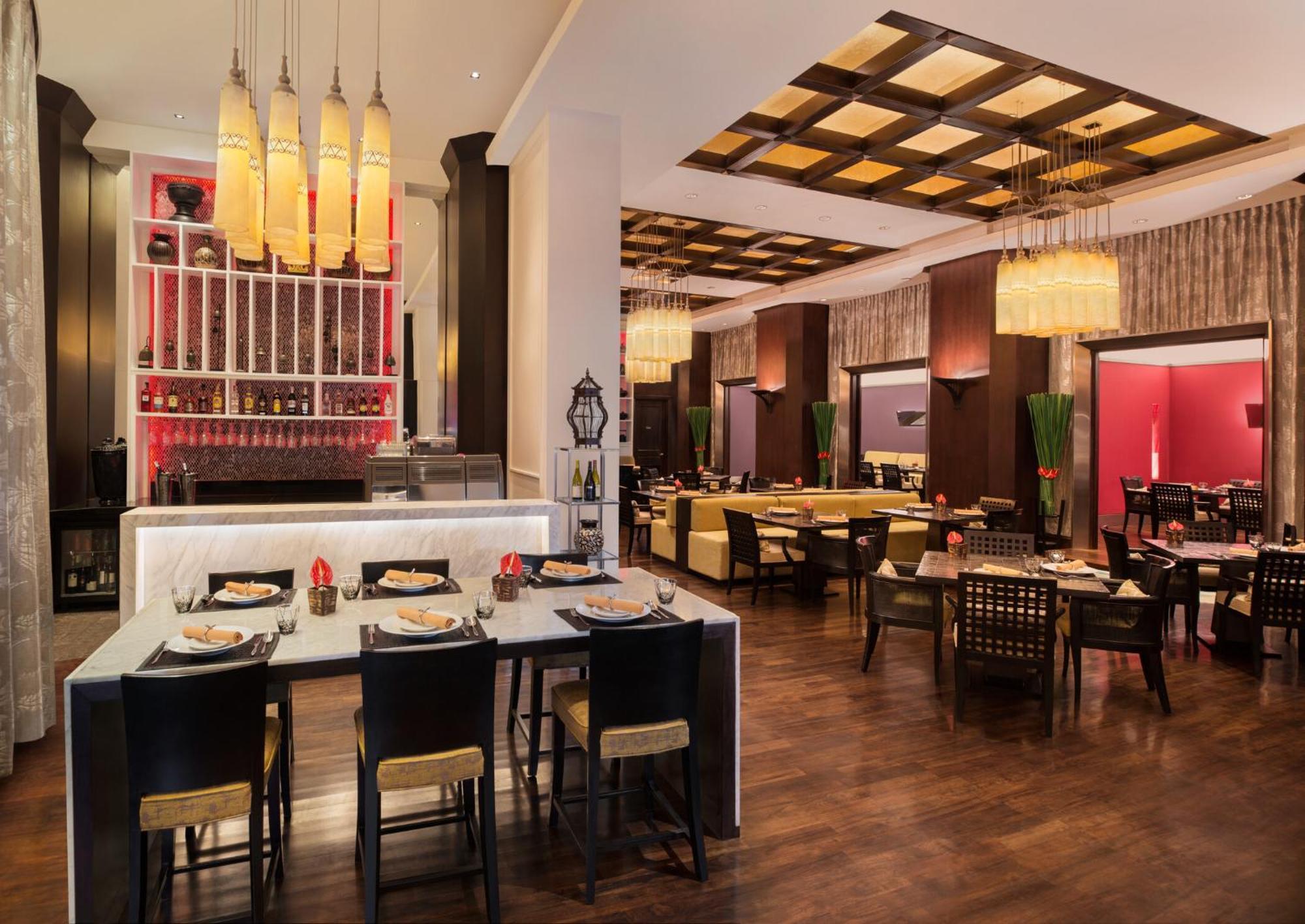 Sheraton Grande Sukhumvit, A Luxury Collection Hotel, Банкок Екстериор снимка The restaurant