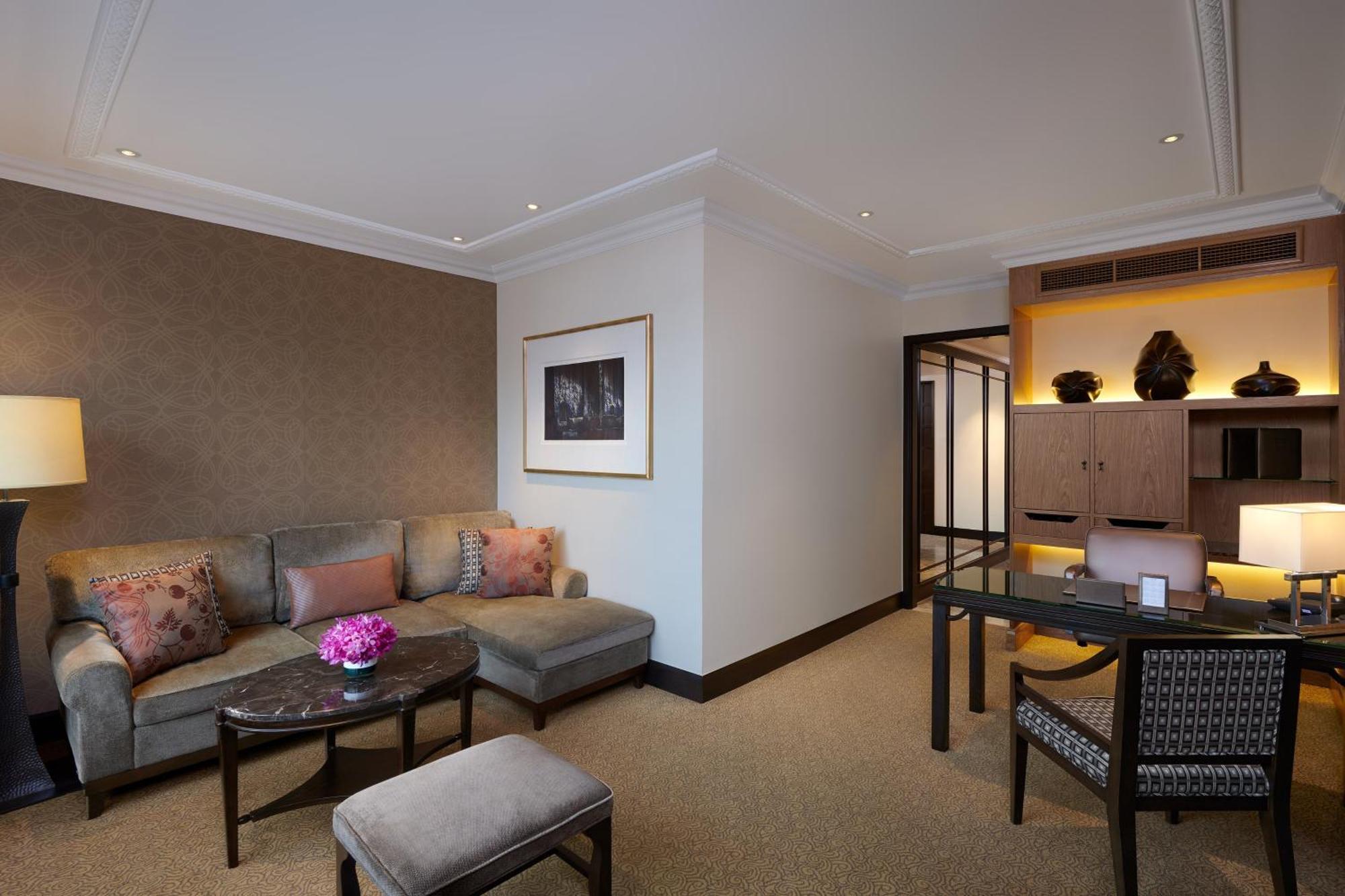 Sheraton Grande Sukhumvit, A Luxury Collection Hotel, Банкок Екстериор снимка A suite at the Mandarin Oriental, Kuala Lumpur