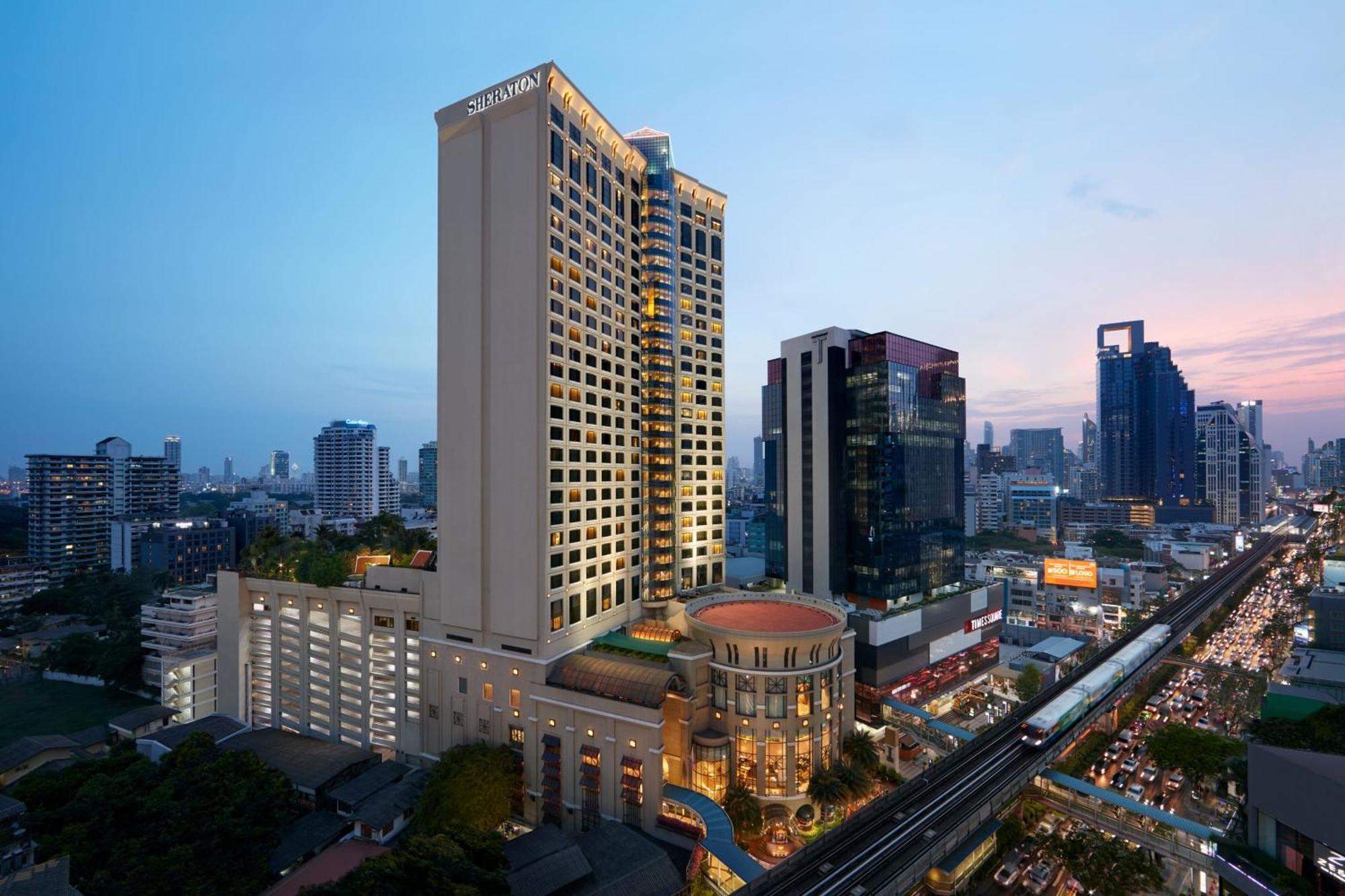 Sheraton Grande Sukhumvit, A Luxury Collection Hotel, Банкок Екстериор снимка The hotel in 2019