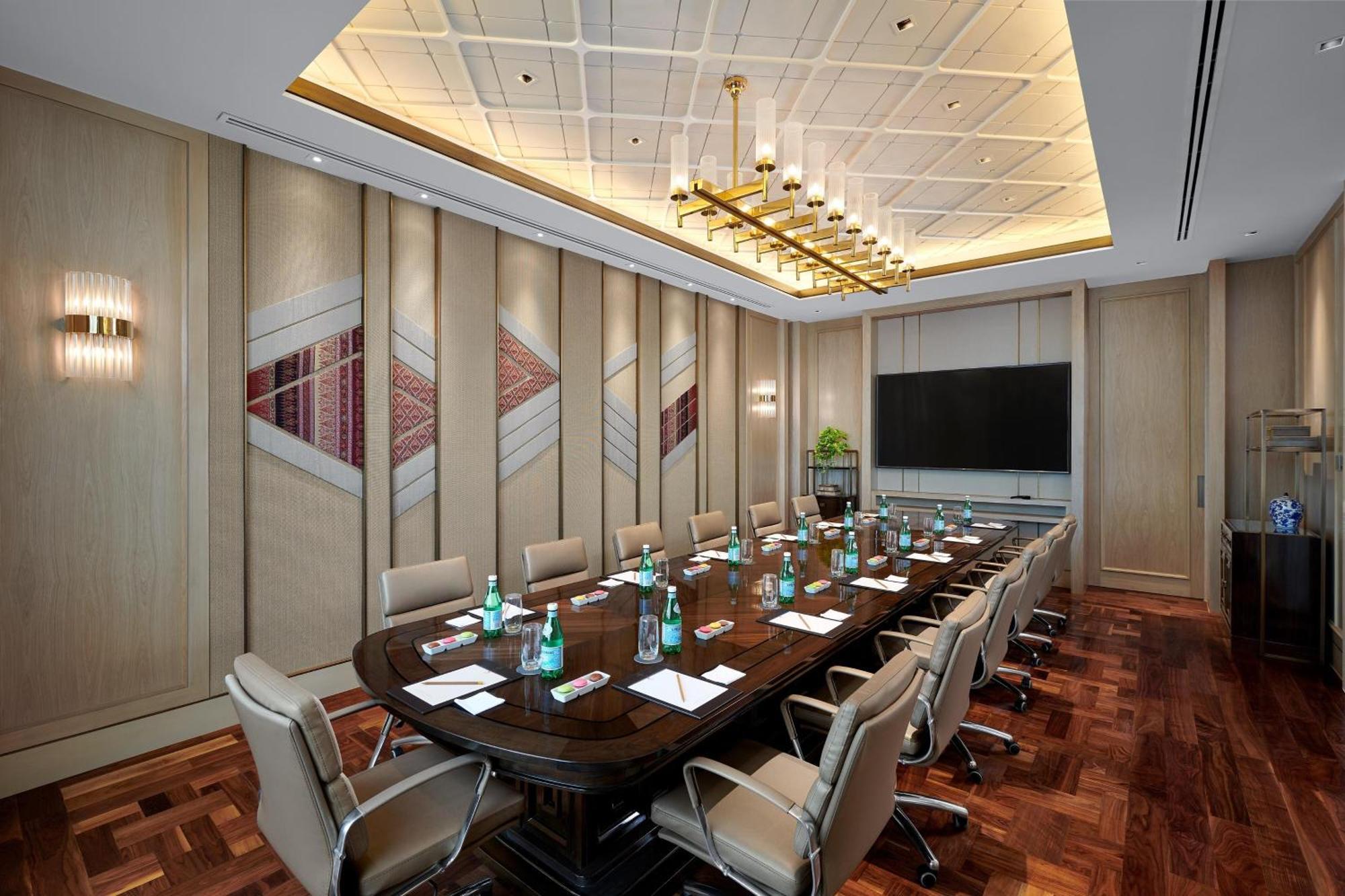 Sheraton Grande Sukhumvit, A Luxury Collection Hotel, Банкок Екстериор снимка Boardroom