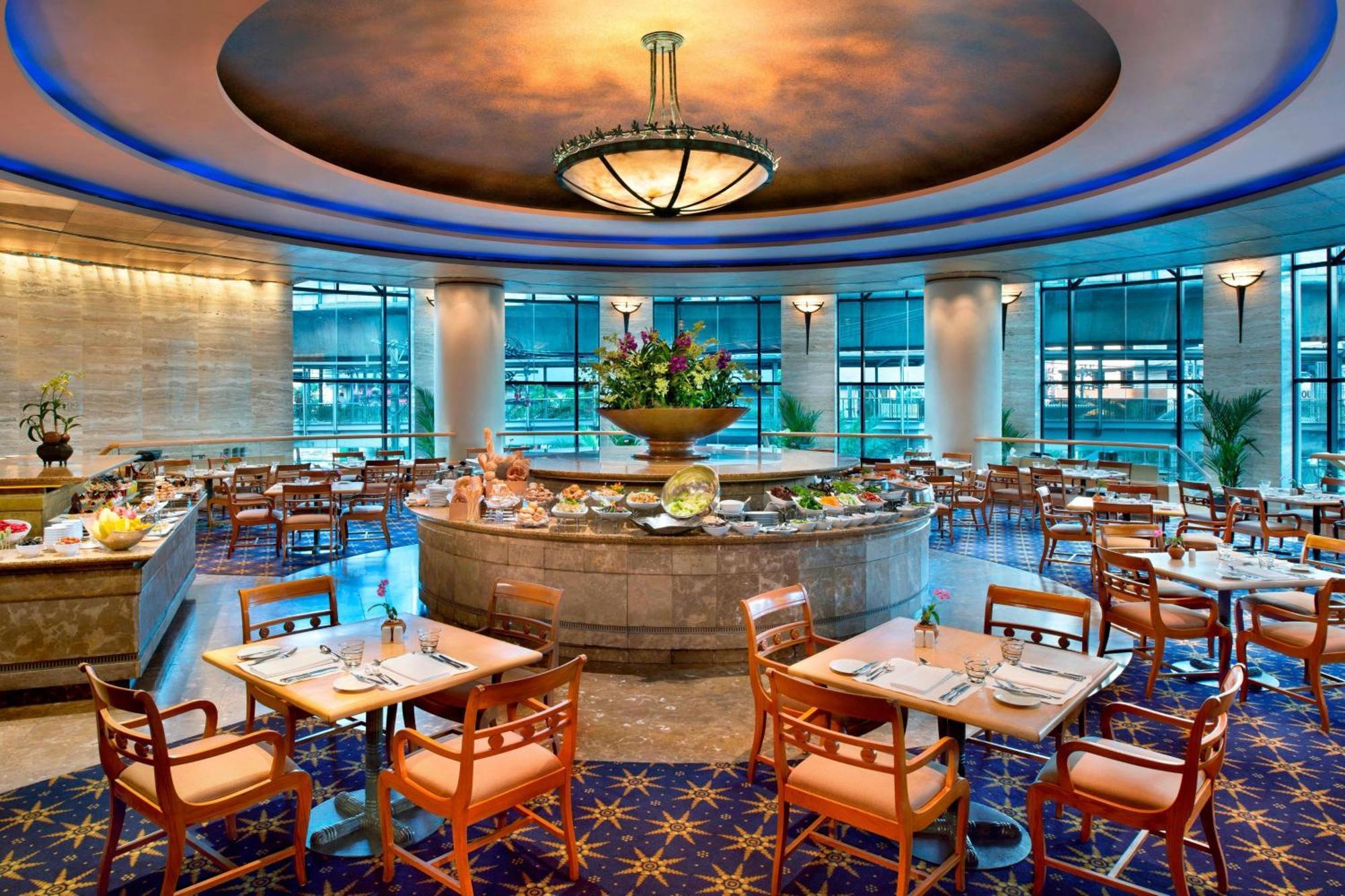 Sheraton Grande Sukhumvit, A Luxury Collection Hotel, Банкок Екстериор снимка The restaurant